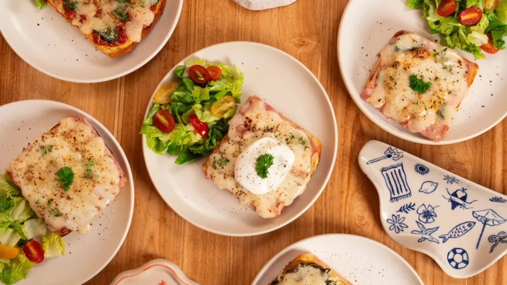 Brunch at klay is meant to be shared, comforting plates served alongside creative moments and easy conversation.
